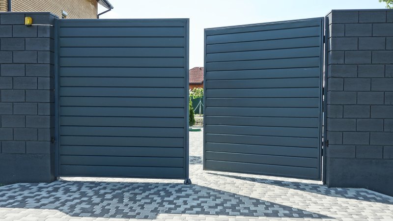 Pose de portail en PVC